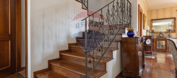 4 Schlafzimmer Villa in Varese, Italy, Nr. 236104 16