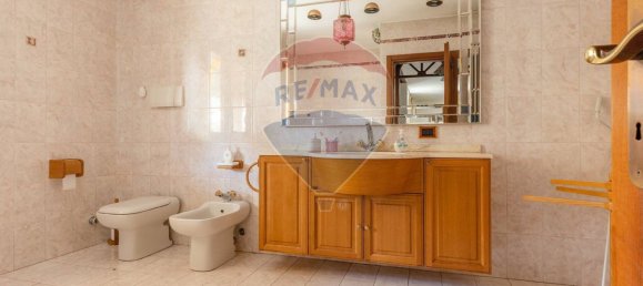 4 Schlafzimmer Villa in Varese, Italy, Nr. 236104 26