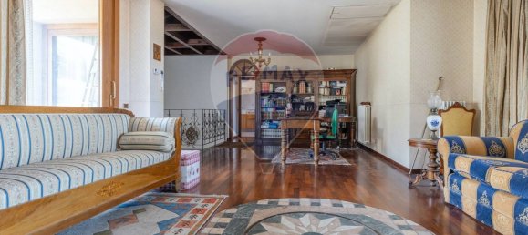 4 Schlafzimmer Villa in Varese, Italy, Nr. 236104 21
