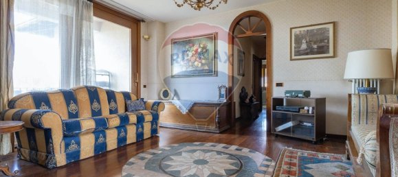 4 Schlafzimmer Villa in Varese, Italy, Nr. 236104 19