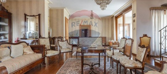 4 Schlafzimmer Villa in Varese, Italy, Nr. 236104 8