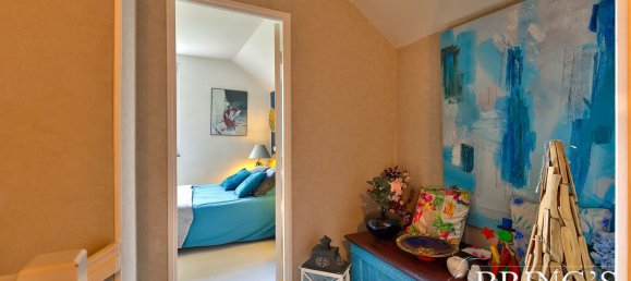 5 bedrooms House in Cutry, France No. 89734 11