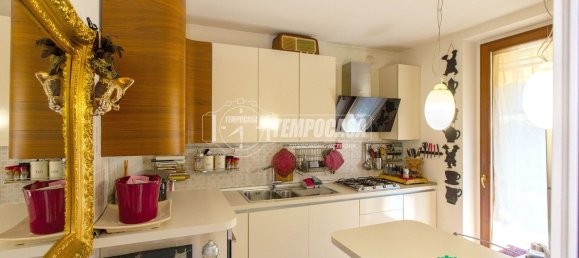 Apartamento de 3 dormitorios en Busto Arsizio, Italy No. 372612 11