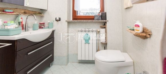 Apartamento de 3 dormitorios en Busto Arsizio, Italy No. 372612 25