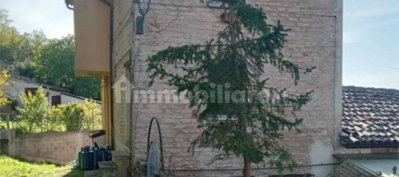 2 bedrooms House in Cantiano, Italy No. 262810 2