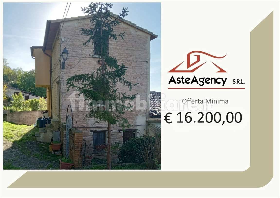 2 bedrooms House in Cantiano, Italy No. 262810