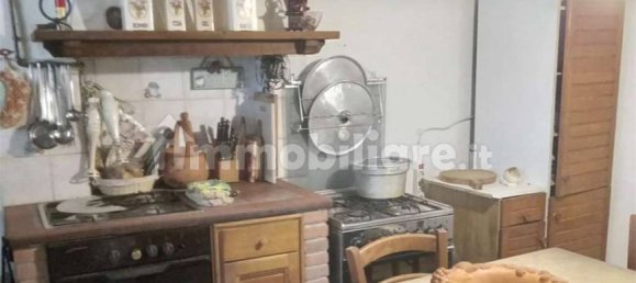 2 bedrooms House in Cantiano, Italy No. 262810 4