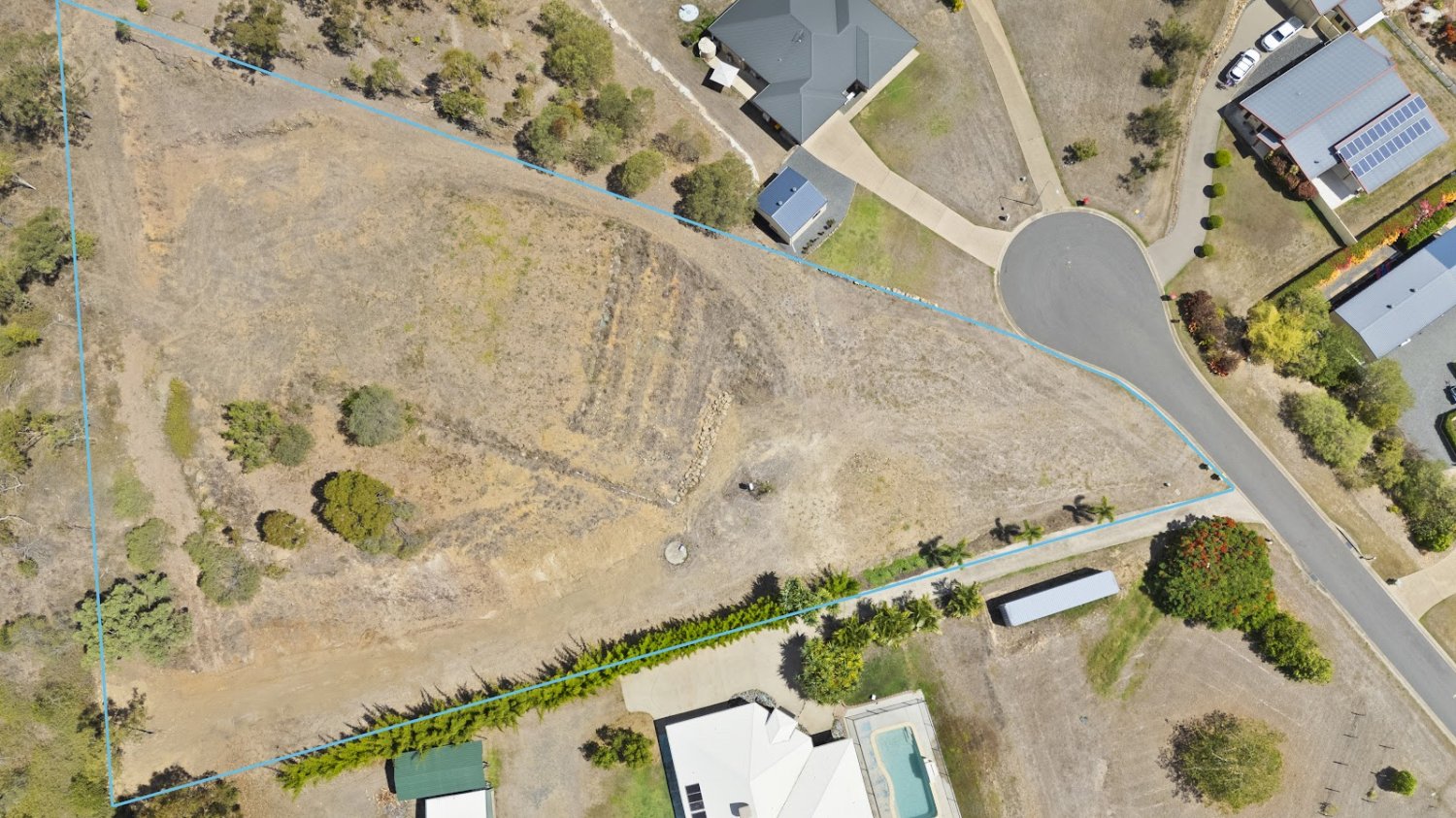  قطعة أرض في Rockyview, Australia 4807متر مربع رقم 849