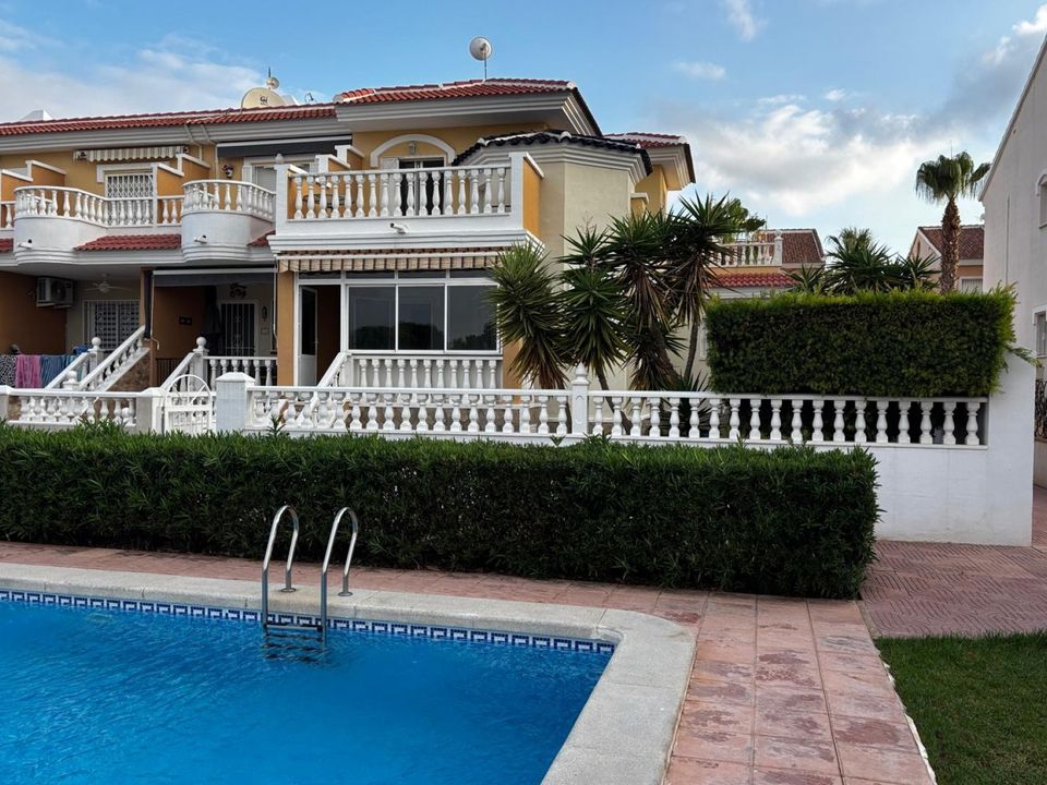 4 غرف نوم فيلا في Ciudad Quesada, Spain رقم 176468