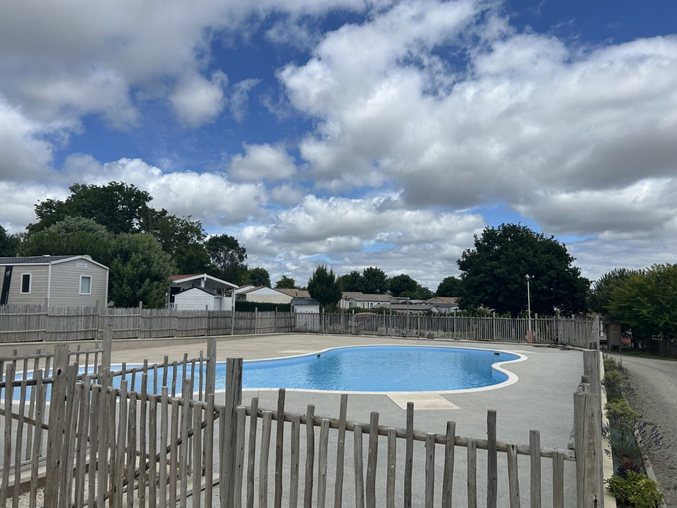 Casa de 2 dormitorios en Mache, France No. 282492