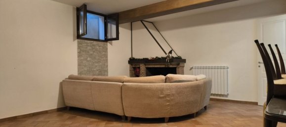 3 rooms Duplex in Trequanda, Italy No. 89830 9