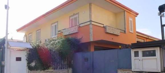 8 rooms Villa in Lusciano, Italy No. 64604 2