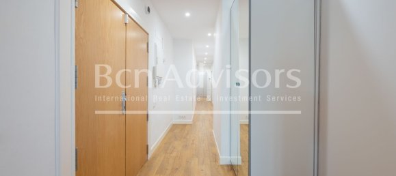 Apartamento de 3 dormitorios en Eixample, Spain No. 26161 12