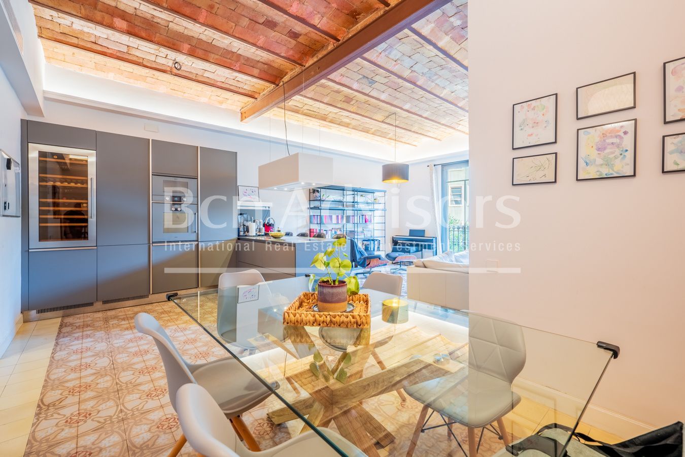 Apartamento de 3 dormitorios en Eixample, Spain No. 26161