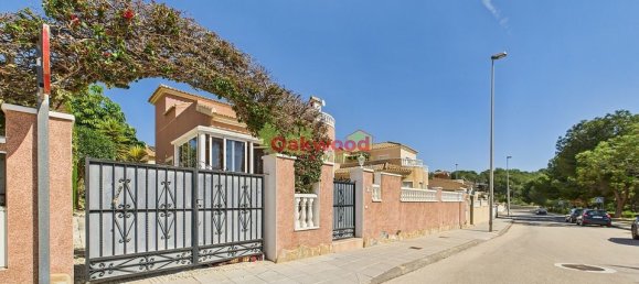 3 غرف نوم فيلا في Pinar De Campoverde, Spain رقم 188275 38