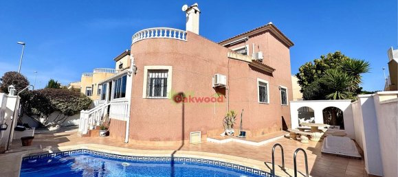 3 غرف نوم فيلا في Pinar De Campoverde, Spain رقم 188275 2