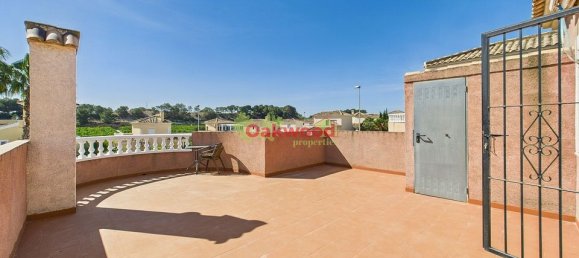 3 غرف نوم فيلا في Pinar De Campoverde, Spain رقم 188275 32