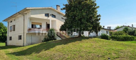 3 bedrooms Villa in Udine, Italy No. 108596 3