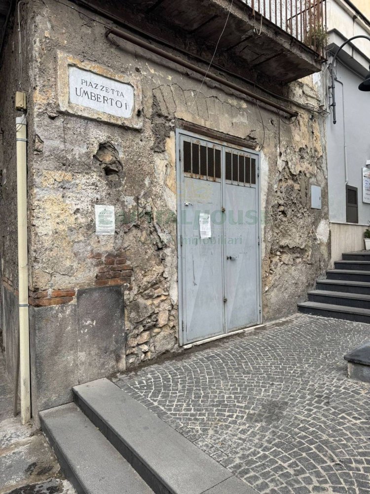 50m² Commercial property in Palma Campania, Italy No. 325235