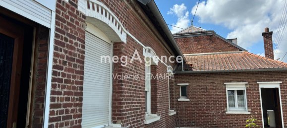 3 bedrooms House in Chaulnes, France No. 263898 2
