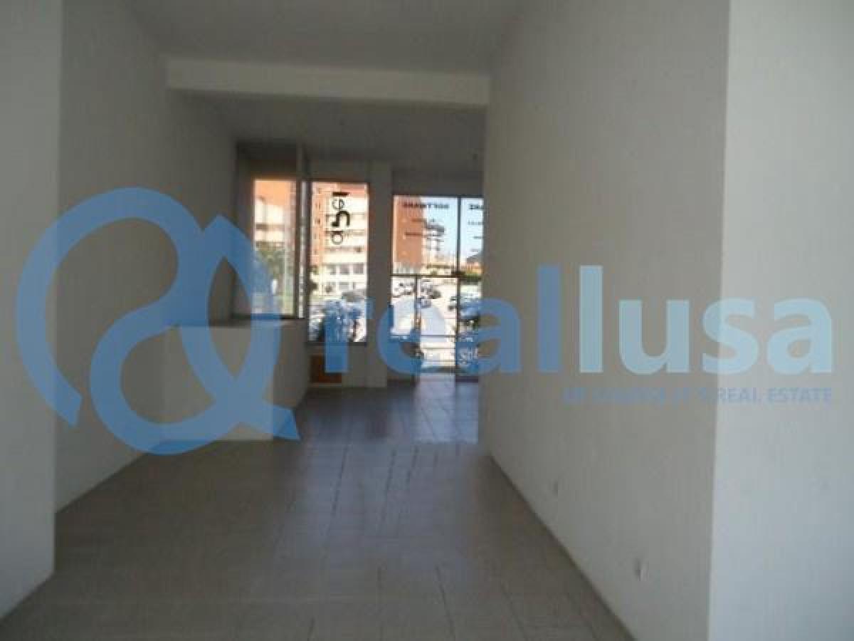 76m² Shop in Aveiro, Portugal No. 1946