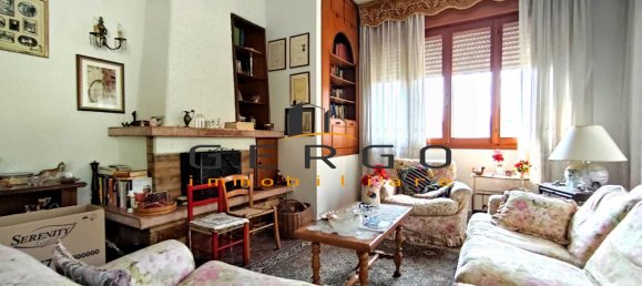 8 rooms House in Vittorio Veneto, Italy No. 2926 37