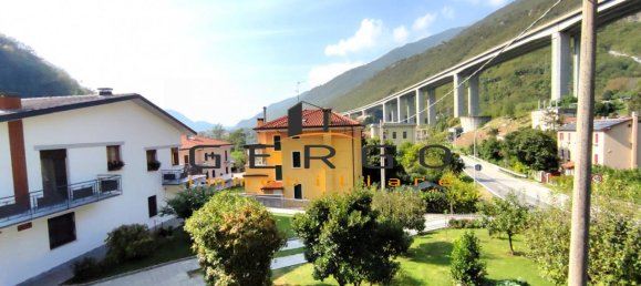 8 rooms House in Vittorio Veneto, Italy No. 2926 33