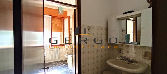 8 rooms House in Vittorio Veneto, Italy No. 2926 16