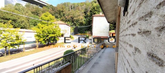 8 rooms House in Vittorio Veneto, Italy No. 2926 31