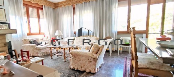 8 rooms House in Vittorio Veneto, Italy No. 2926 9