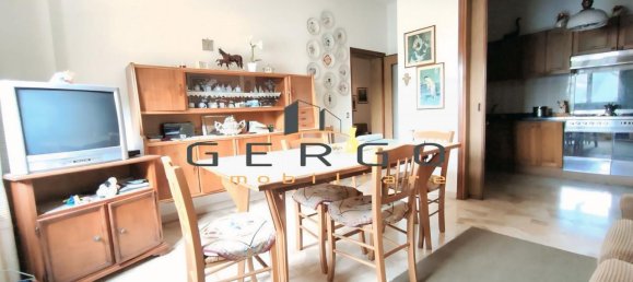 8 rooms House in Vittorio Veneto, Italy No. 2926 7