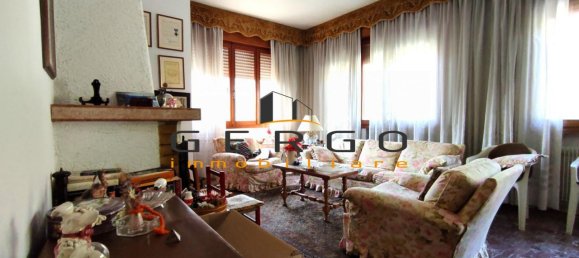 8 rooms House in Vittorio Veneto, Italy No. 2926 39