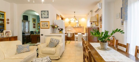 9 bedrooms Villa in Gubbio, Italy No. 48220 8