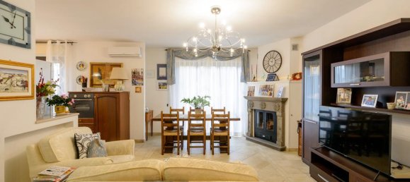 9 bedrooms Villa in Gubbio, Italy No. 48220 7