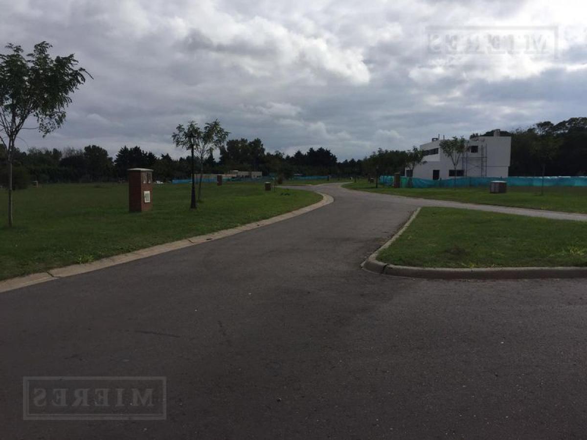  قطعة أرض في Escobar, Argentina رقم 115277