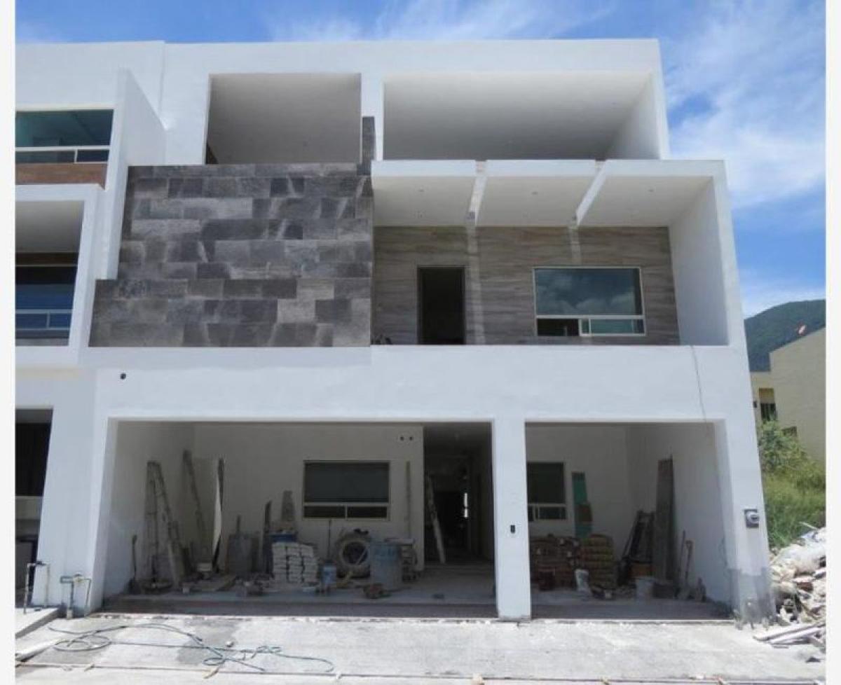 4 bedrooms House in Nuevo Leon, Mexico No. 188656