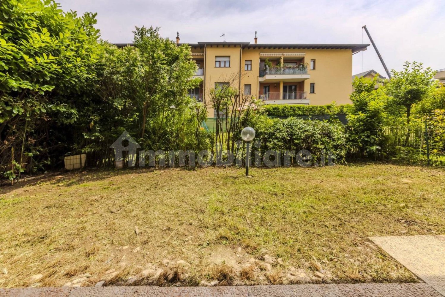 11m² Garage in Arese, Italy No. 362970