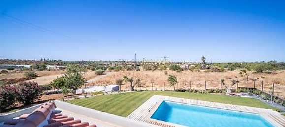 7 bedrooms House in Quarteira, Portugal No. 33058 2