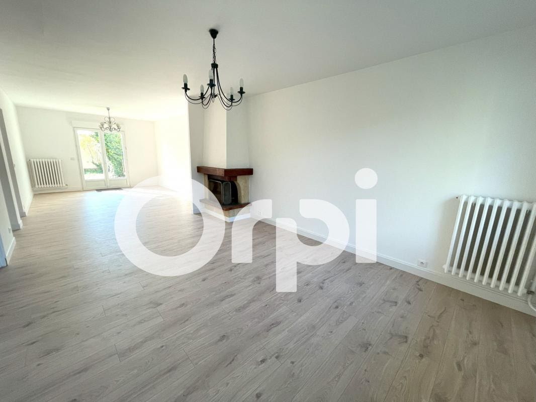 Casa de 5 dormitorios en Antony, France No. 149301