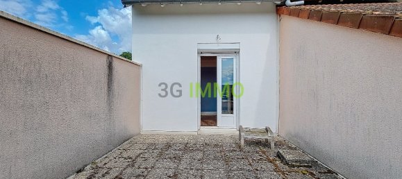 400m² Building in Abrest, France No. 204054 8