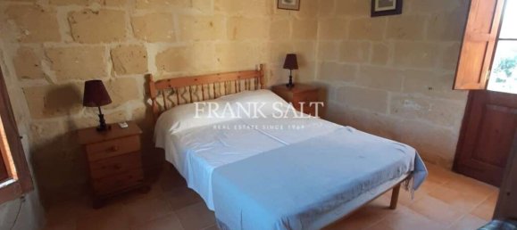 4 Schlafzimmer Bauernhof in Xaghra, Malta, Nr. 5874 2