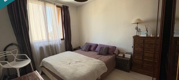 4 rooms Apartment in Clamart, France No. 349234 3