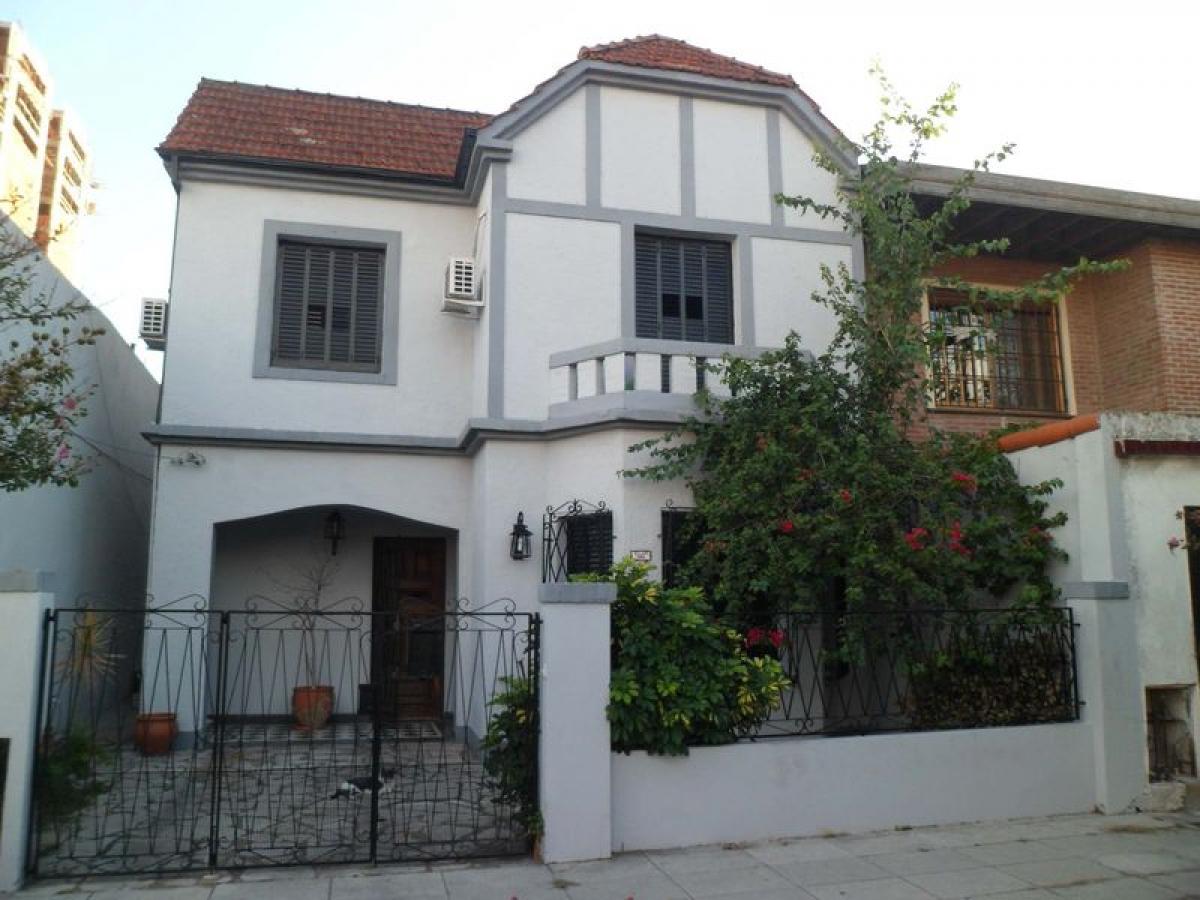 4 Schlafzimmer Haus in Tres de Febrero, Argentina, Nr. 17553