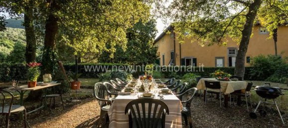 7 bedrooms Villa in Lucca, Italy No. 377440 6