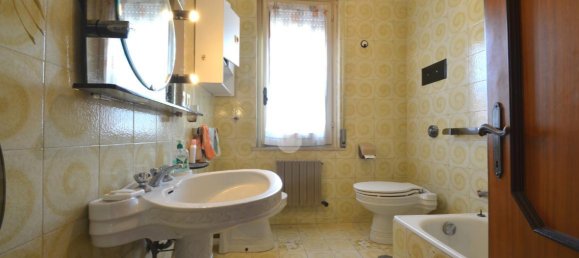 3 rooms Apartment in Montesilvano, Italy No. 104244 6