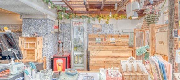 230m² Commercial property in Colares, Portugal No. 52937 14