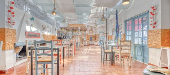 230m² Commercial property in Colares, Portugal No. 52937 11