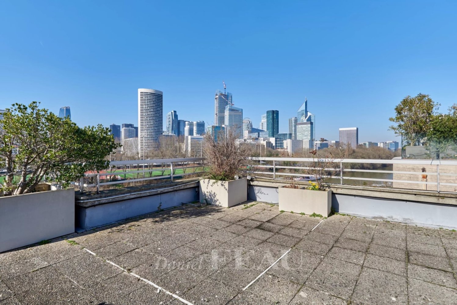 Дуплекс с 2 спальнями в Нёйи-сюр-Сен, Франция № 119077