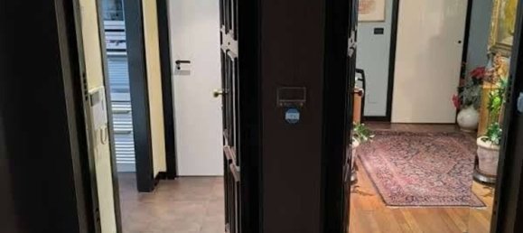 6 rooms Duplex in Turin, Italy No. 49756 3