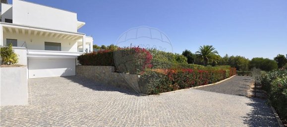 5 bedrooms Villa in Alvor, Portugal No. 186950 3